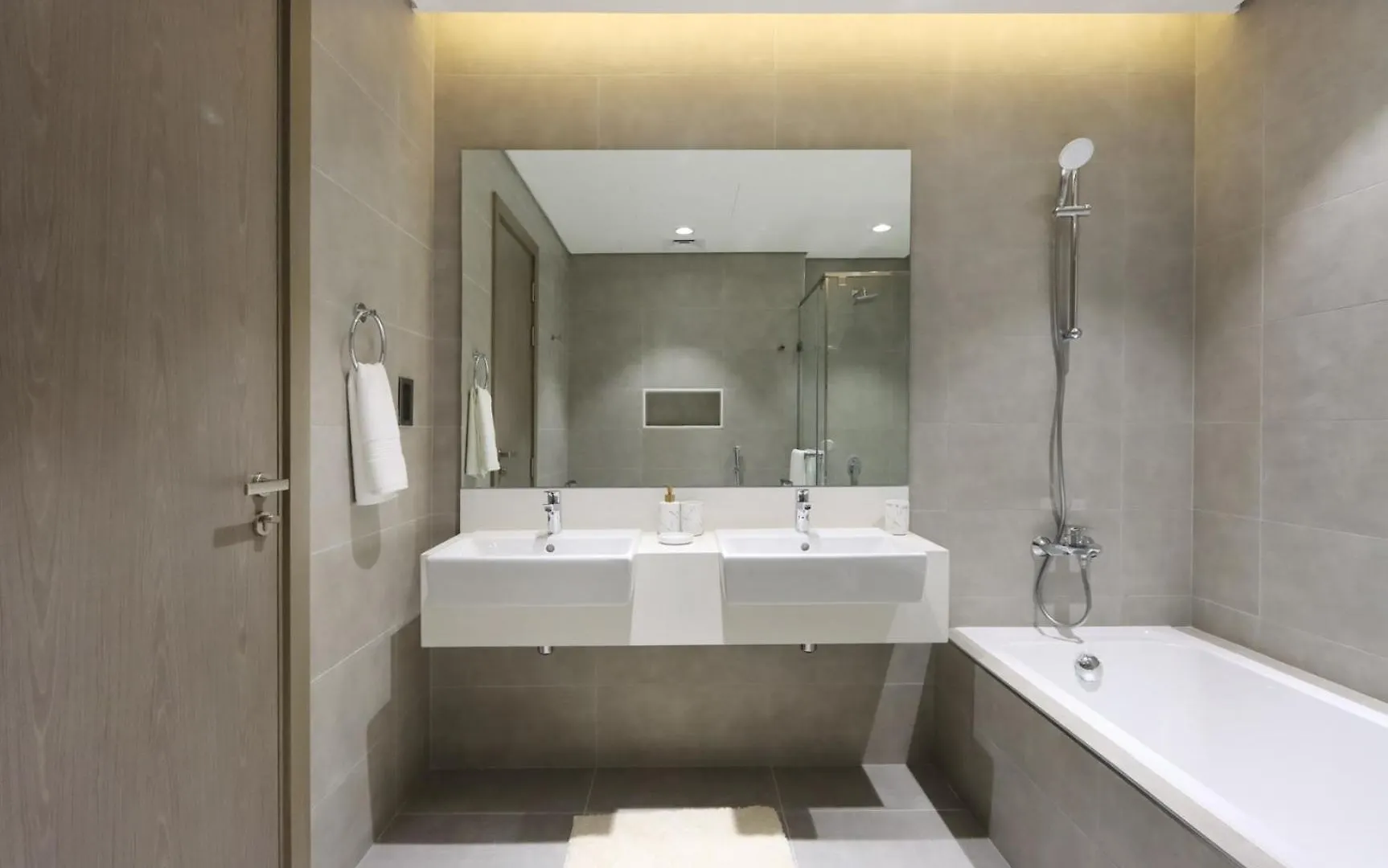 Lagoonview 2Br District One Dubai Apartment